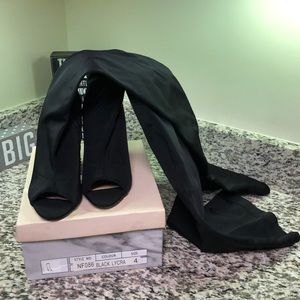NF086 Black Lycra Boot
